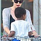Nom du fichier=CharlizeandSean_outgroceryshoppingatWholeFoods_29.jpg
Taille du fichier=553Ko
Dimensions : 1223x2000
Ajouté le : 02 Décembre 2014 CharlizeandSean_outgroceryshoppingatWholeFoods_29.jpg