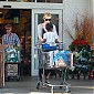 Nom du fichier=CharlizeandSean_outgroceryshoppingatWholeFoods_30.jpg
Taille du fichier=575Ko
Dimensions : 2000x1333
Ajouté le : 02 Décembre 2014 CharlizeandSean_outgroceryshoppingatWholeFoods_30.jpg