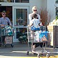 Nom du fichier=CharlizeandSean_outgroceryshoppingatWholeFoods_33.jpg
Taille du fichier=514Ko
Dimensions : 1800x1437
Ajouté le : 02 Décembre 2014 CharlizeandSean_outgroceryshoppingatWholeFoods_33.jpg