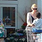 Nom du fichier=CharlizeandSean_outgroceryshoppingatWholeFoods_37.jpg
Taille du fichier=413Ko
Dimensions : 1900x1161
Ajouté le : 02 Décembre 2014 CharlizeandSean_outgroceryshoppingatWholeFoods_37.jpg