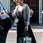 Nom du fichier=CharlizeandSean_outgroceryshoppingatWholeFoods_48.jpg
Taille du fichier=512Ko
Dimensions : 1412x1850
Ajouté le : 02 Décembre 2014 CharlizeandSean_outgroceryshoppingatWholeFoods_48.jpg