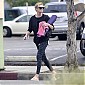 Nom du fichier=CharlizeTheronGoesYogaClassWH5dec_07.jpg
Taille du fichier=168Ko
Dimensions : 894x1024
Ajouté le : 06 Décembre 2014 CharlizeTheronGoesYogaClassWH5dec_07.jpg