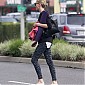 Nom du fichier=CharlizeTheronGoesYogaClassWH5dec_17.jpg
Taille du fichier=148Ko
Dimensions : 848x1024
Ajouté le : 06 Décembre 2014 CharlizeTheronGoesYogaClassWH5dec_17.jpg