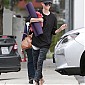 Nom du fichier=CharlizeTheronGoesYogaClassWH5dec_22.jpg
Taille du fichier=132Ko
Dimensions : 823x1024
Ajouté le : 06 Décembre 2014 CharlizeTheronGoesYogaClassWH5dec_22.jpg
