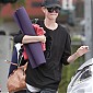 Nom du fichier=CharlizeTheronGoesYogaClassWH5dec_23.jpg
Taille du fichier=131Ko
Dimensions : 822x1024
Ajouté le : 06 Décembre 2014 CharlizeTheronGoesYogaClassWH5dec_23.jpg