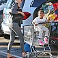 Nom du fichier=CharlizeTherontakessongroceryshopping_17.jpg
Taille du fichier=259Ko
Dimensions : 785x1024
Ajouté le : 27 Décembre 2014 CharlizeTherontakessongroceryshopping_17.jpg