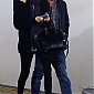 Nom du fichier=CharlizeshareacigarettebreakwithSean_01.jpg
Taille du fichier=447Ko
Dimensions : 1176x1950
Ajouté le : 02 Janvier 2015 CharlizeshareacigarettebreakwithSean_01.jpg