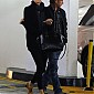 Nom du fichier=CharlizeshareacigarettebreakwithSean_06.jpg
Taille du fichier=520Ko
Dimensions : 1363x1950
Ajouté le : 02 Janvier 2015 CharlizeshareacigarettebreakwithSean_06.jpg