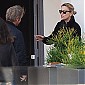Nom du fichier=CharlizeshareacigarettebreakwithSean_13.jpg
Taille du fichier=62Ko
Dimensions : 592x457
Ajouté le : 02 Janvier 2015 CharlizeshareacigarettebreakwithSean_13.jpg