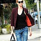 CharlizeTheronOutforlunchatTerronisLA_06.jpg