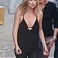 Nom du fichier=BroughtMotherGerdaandJacksonTosetForEsquireshoot_04.jpg
Taille du fichier=70Ko
Dimensions : 500x750
Ajouté le : 22 Janvier 2015 BroughtMotherGerdaandJacksonTosetForEsquireshoot_04.jpg