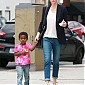 charlize-theron-jackson-day-out04.jpeg