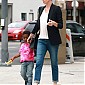Nom du fichier=charlize-theron-jackson-day-out05.jpeg
Taille du fichier=78Ko
Dimensions : 525x697
Ajouté le : 27 Janvier 2015 charlize-theron-jackson-day-out05.jpeg