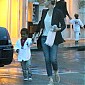 charlize-theron-jackson-day-out08.jpeg