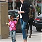 Nom du fichier=charlize-theron-jackson-day-out18.jpg
Taille du fichier=440Ko
Dimensions : 1369x1800
Ajouté le : 01 Février 2015 charlize-theron-jackson-day-out18.jpg