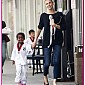 Nom du fichier=Charlize_takehersontohiskarateclass23fev_04.jpg
Taille du fichier=101Ko
Dimensions : 609x740
Ajouté le : 26 Février 2015 Charlize_takehersontohiskarateclass23fev_04.jpg