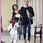 Nom du fichier=Charlize_takehersontohiskarateclass23fev_07.jpg
Taille du fichier=100Ko
Dimensions : 609x742
Ajouté le : 26 Février 2015 Charlize_takehersontohiskarateclass23fev_07.jpg