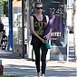 Nom du fichier=CharlizeLeavingayogaclassinLA_06.jpg
Taille du fichier=480Ko
Dimensions : 1398x1850
Ajouté le : 28 Février 2015 CharlizeLeavingayogaclassinLA_06.jpg