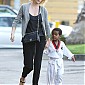 Nom du fichier=CharlizeShoppingatBristolFarmsinLAwithson_01.jpg
Taille du fichier=484Ko
Dimensions : 1300x1950
Ajouté le : 28 Février 2015 CharlizeShoppingatBristolFarmsinLAwithson_01.jpg