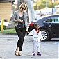 Nom du fichier=CharlizeShoppingatBristolFarmsinLAwithson_03.jpg
Taille du fichier=431Ko
Dimensions : 1950x1300
Ajouté le : 28 Février 2015 CharlizeShoppingatBristolFarmsinLAwithson_03.jpg