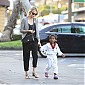 Nom du fichier=CharlizeShoppingatBristolFarmsinLAwithson_04.jpg
Taille du fichier=427Ko
Dimensions : 1950x1300
Ajouté le : 28 Février 2015 CharlizeShoppingatBristolFarmsinLAwithson_04.jpg