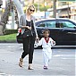 Nom du fichier=CharlizeShoppingatBristolFarmsinLAwithson_06.jpg
Taille du fichier=448Ko
Dimensions : 1950x1300
Ajouté le : 28 Février 2015 CharlizeShoppingatBristolFarmsinLAwithson_06.jpg