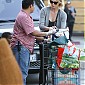 Nom du fichier=CharlizeShoppingatBristolFarmsinLAwithson_08.jpg
Taille du fichier=603Ko
Dimensions : 1300x1950
Ajouté le : 28 Février 2015 CharlizeShoppingatBristolFarmsinLAwithson_08.jpg