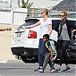 Nom du fichier=CharlizeTheronandJacksonOutinLA_05.jpg
Taille du fichier=589Ko
Dimensions : 1800x1431
Ajouté le : 28 Février 2015 CharlizeTheronandJacksonOutinLA_05.jpg