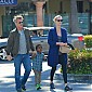 Nom du fichier=CharlizeandSeantakeJacksontoCoogiesCafe_14.jpg
Taille du fichier=152Ko
Dimensions : 829x1024
Ajouté le : 04 Mars 2015 CharlizeandSeantakeJacksontoCoogiesCafe_14.jpg