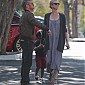 Nom du fichier=SeanandCharlizetakelittleJacksonoutforbrunch_15.jpg
Taille du fichier=275Ko
Dimensions : 1015x1523
Ajouté le : 12 Mars 2015 SeanandCharlizetakelittleJacksonoutforbrunch_15.jpg