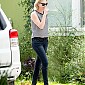 Nom du fichier=CharlizeTheronTakesStroll_01.jpg
Taille du fichier=255Ko
Dimensions : 744x1000
Ajouté le : 18 Mars 2015 CharlizeTheronTakesStroll_01.jpg