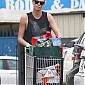 Nom du fichier=Charlize-Theron-Stops-By-Whole-Foods-06.jpg
Taille du fichier=456Ko
Dimensions : 1449x1820
Ajouté le : 19 Mars 2015 Charlize-Theron-Stops-By-Whole-Foods-06.jpg
