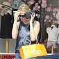 Nom du fichier=Charlize-Theron-Stops-By-Whole-Foods-17.jpg
Taille du fichier=319Ko
Dimensions : 1172x1351
Ajouté le : 19 Mars 2015 Charlize-Theron-Stops-By-Whole-Foods-17.jpg