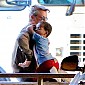 Nom du fichier=SeanandJacksonwaitforCharlize_03b.jpg
Taille du fichier=87Ko
Dimensions : 583x645
Ajouté le : 20 Mars 2015 SeanandJacksonwaitforCharlize_03b.jpg