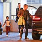 Nom du fichier=SeanandJacksonwaitforCharlize_16.jpg
Taille du fichier=745Ko
Dimensions : 1604x1650
Ajouté le : 20 Mars 2015 SeanandJacksonwaitforCharlize_16.jpg