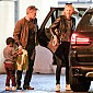 Nom du fichier=SeanandJacksonwaitforCharlize_24.jpg
Taille du fichier=691Ko
Dimensions : 1502x1650
Ajouté le : 20 Mars 2015 SeanandJacksonwaitforCharlize_24.jpg
