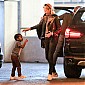 Nom du fichier=SeanandJacksonwaitforCharlize_26.jpg
Taille du fichier=666Ko
Dimensions : 1518x1650
Ajouté le : 20 Mars 2015 SeanandJacksonwaitforCharlize_26.jpg