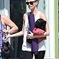 Nom du fichier=CharlizeTheronGetsYogawithMum_04.jpg
Taille du fichier=390Ko
Dimensions : 1429x1850
Ajouté le : 21 Mars 2015 CharlizeTheronGetsYogawithMum_04.jpg