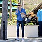 Nom du fichier=CharlizeTheroninJeansoutinMalibu_04.jpg
Taille du fichier=269Ko
Dimensions : 1100x1291
Ajouté le : 28 Mars 2015 CharlizeTheroninJeansoutinMalibu_04.jpg