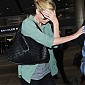 Nom du fichier=CharlizeTheronLAXairportApril1_01.jpg
Taille du fichier=549Ko
Dimensions : 1437x1820
Ajouté le : 02 Avril 2015 CharlizeTheronLAXairportApril1_01.jpg