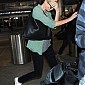 Nom du fichier=CharlizeTheronLAXairportApril1_03.jpg
Taille du fichier=642Ko
Dimensions : 1393x1900
Ajouté le : 02 Avril 2015 CharlizeTheronLAXairportApril1_03.jpg