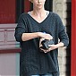 Nom du fichier=CharlizeTheron_walkinginCulverCity_03.jpg
Taille du fichier=85Ko
Dimensions : 584x877
Ajouté le : 24 Avril 2015 CharlizeTheron_walkinginCulverCity_03.jpg