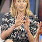 Nom du fichier=CharlizevisitABCStudios_31.jpg
Taille du fichier=814Ko
Dimensions : 1333x2000
Ajouté le : 12 Mai 2015 CharlizevisitABCStudios_31.jpg