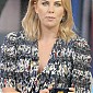 Nom du fichier=CharlizevisitABCStudios_38.jpg
Taille du fichier=824Ko
Dimensions : 1333x2000
Ajouté le : 12 Mai 2015 CharlizevisitABCStudios_38.jpg