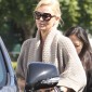 CharlizeTheron20110307ShoppinginWestHollywood_03.jpg