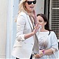 CharlizeTheronComicConhiltonhotel_03.jpg