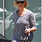 CharlizeTheron6aoutleavingasaloninLosAngeles_03.jpg