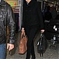Nom du fichier=CTarrivesatHeathrowairport_09.JPG
Taille du fichier=466Ko
Dimensions : 1200x1800
Ajouté le : 06 Novembre 2011 CTarrivesatHeathrowairport_09.JPG