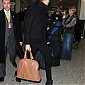 Nom du fichier=CTarrivesatHeathrowairport_13.JPG
Taille du fichier=450Ko
Dimensions : 1200x1800
Ajouté le : 06 Novembre 2011 CTarrivesatHeathrowairport_13.JPG