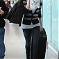 Nom du fichier=CTarrivingatJFKAirport16nov_07.jpg
Taille du fichier=314Ko
Dimensions : 1116x1800
Ajouté le : 17 Novembre 2011 CTarrivingatJFKAirport16nov_07.jpg